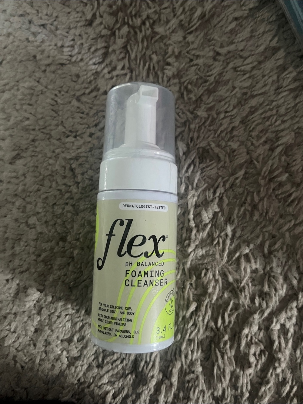 Flex pH Balanced Foaming Cleanser - Light Green